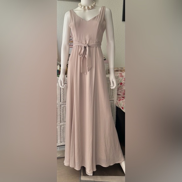 Show Me Your Mumu Maxi Dress Revealing Lowcut neckline in beige color Size Small - Picture 1 of 10